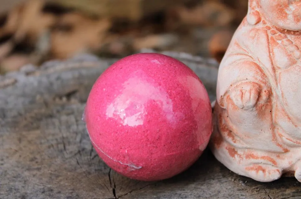 Bath Bomb Raspberry Lolly